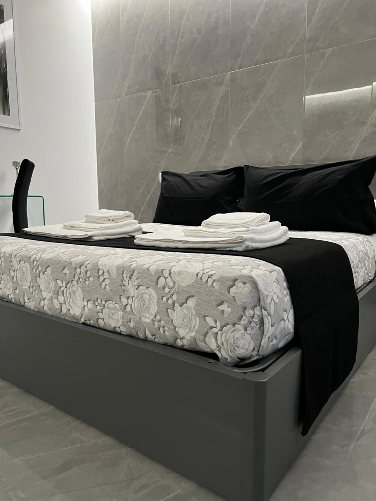 White Elegance Luxury B&B Caserta Zewnętrze zdjęcie